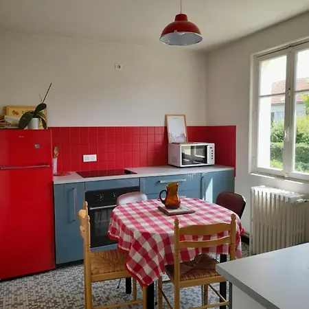 La Maison Aux Volets Bleus *