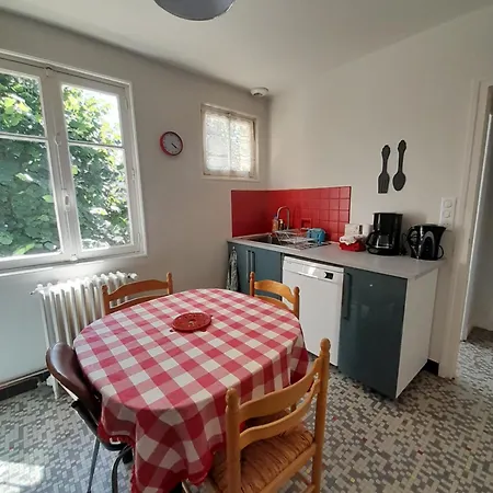 La Maison Aux Volets Bleus Дом отдыха *