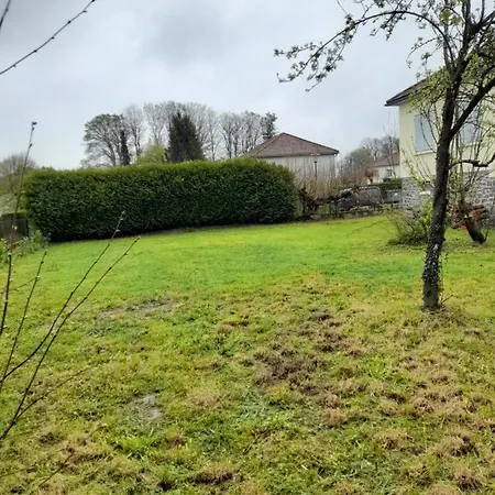 La Maison Aux Volets Bleus Hébergement de vacances *